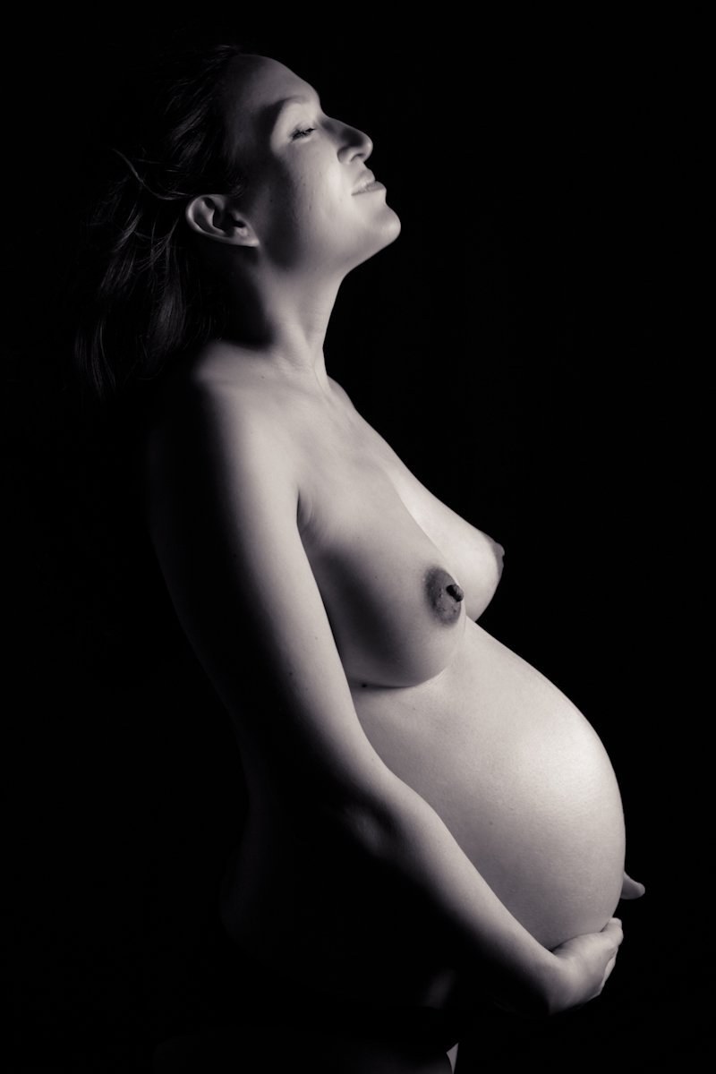 Naked pregnant girls
