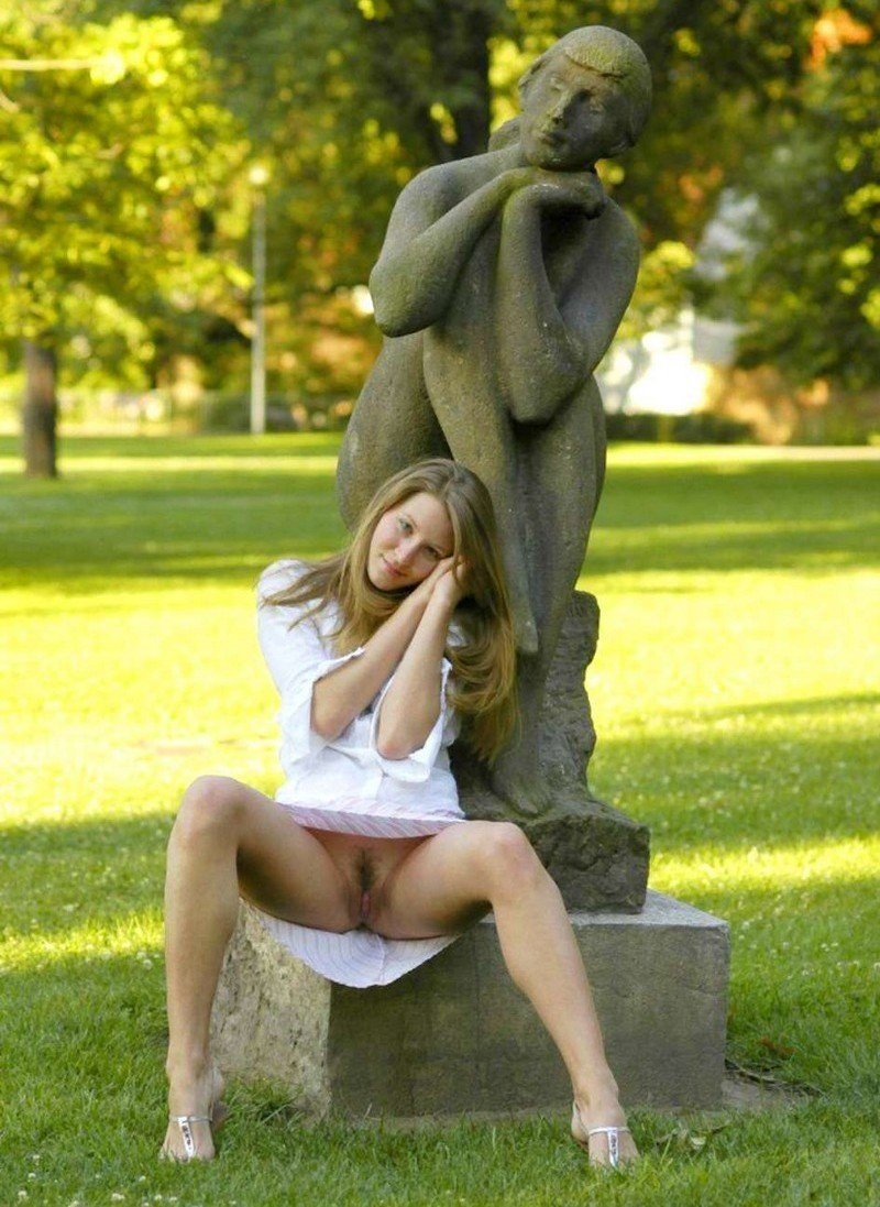 Sitting upskirt (72 photos)