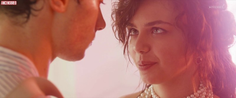 Julia Franz Gogol bed stage