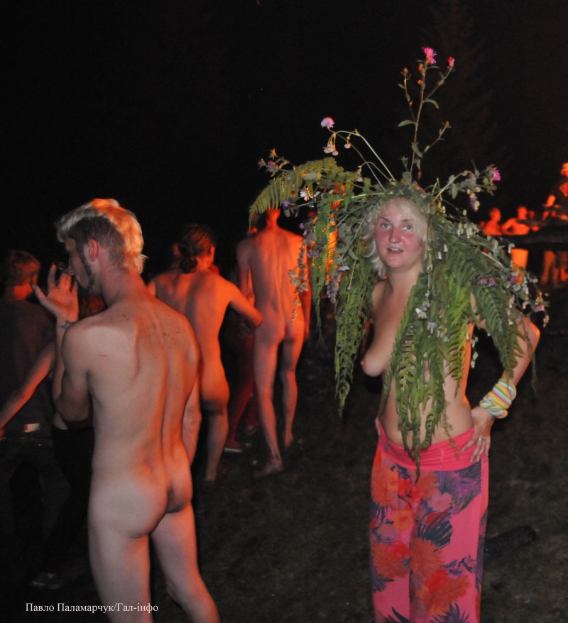 Nude photo shoot in the style of Ivan Kupala