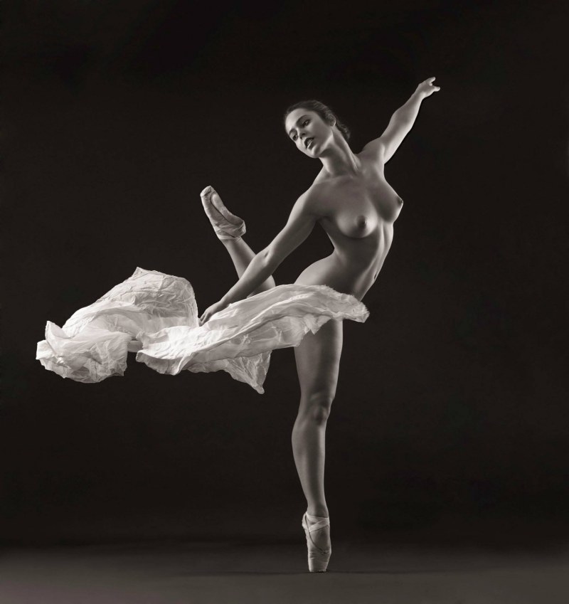Zlata Yalinich ballerina naked