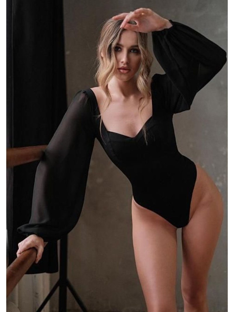 Naked mature women in the toilet