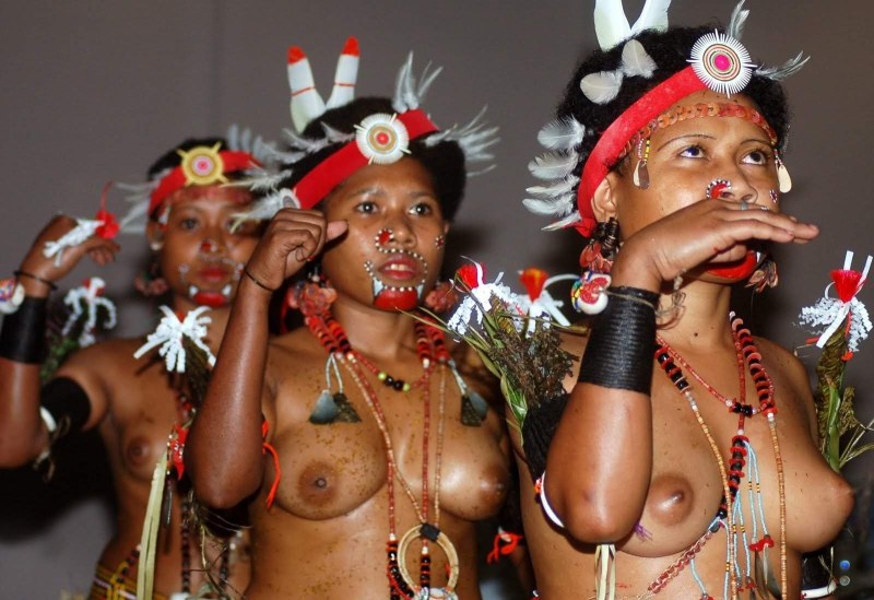 Naked women of African tribes