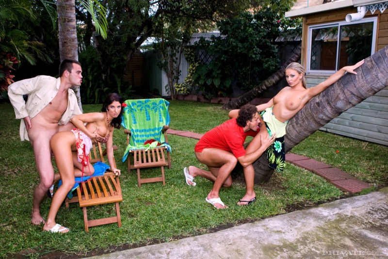 Girls fuck in the country