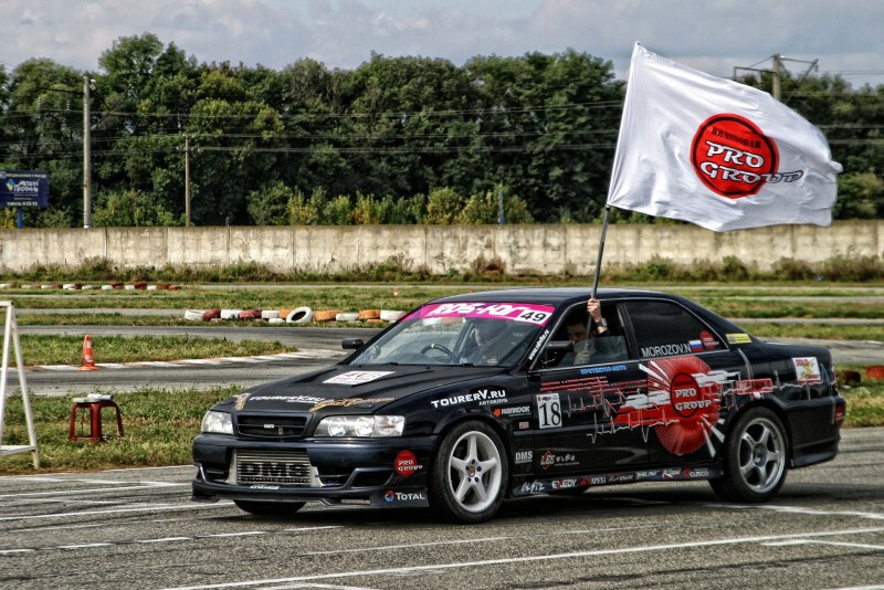 Renault Duster 2 and girls