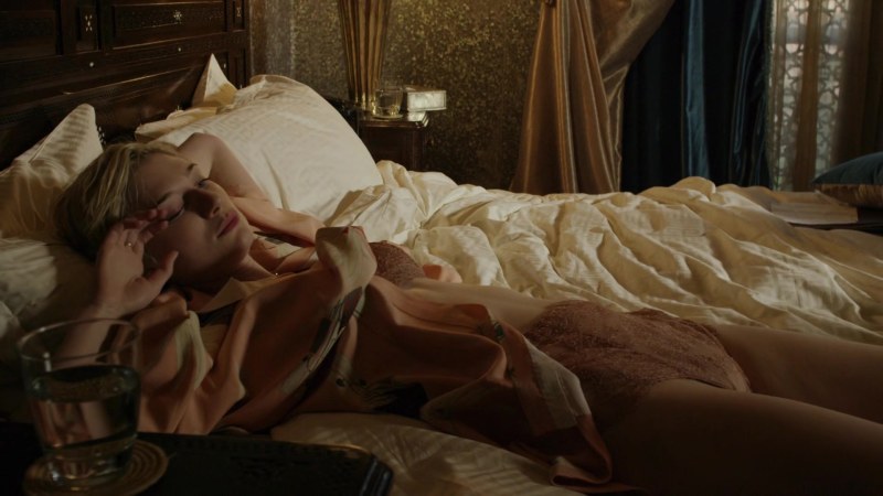 Elizabeth morons ero scene