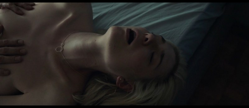 Elizabeth moron boobs