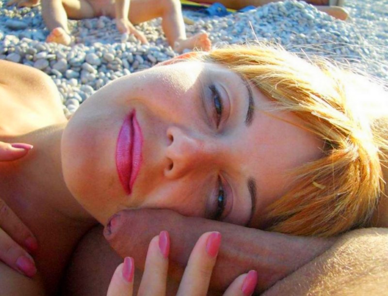 Private selfies blowjob on the beach