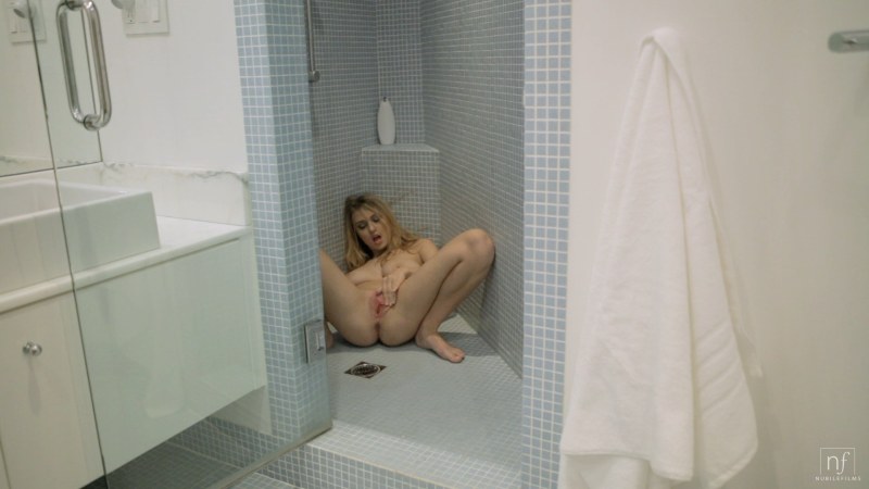 Peeping for girls in the shower