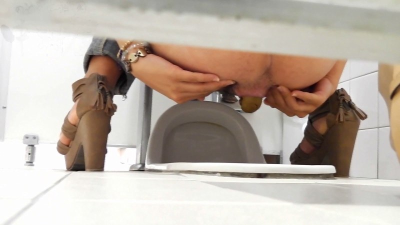 The neighbor caught naked