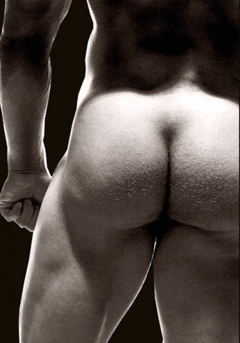 Naked beautiful guys behind