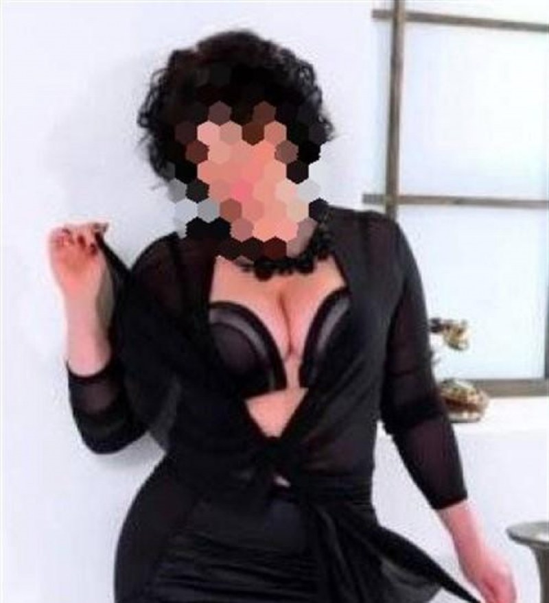 Mature individuals, not a photo of 1000%