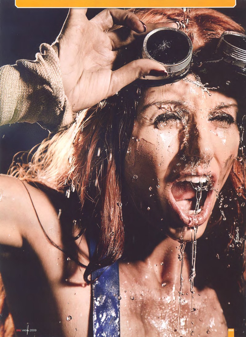 Naked soloist of the Chile group