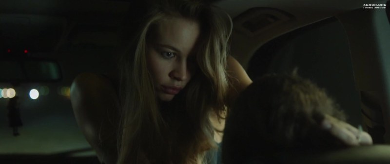 Svetlana Ustinova Naked golden trap