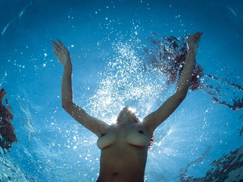 Topless under water