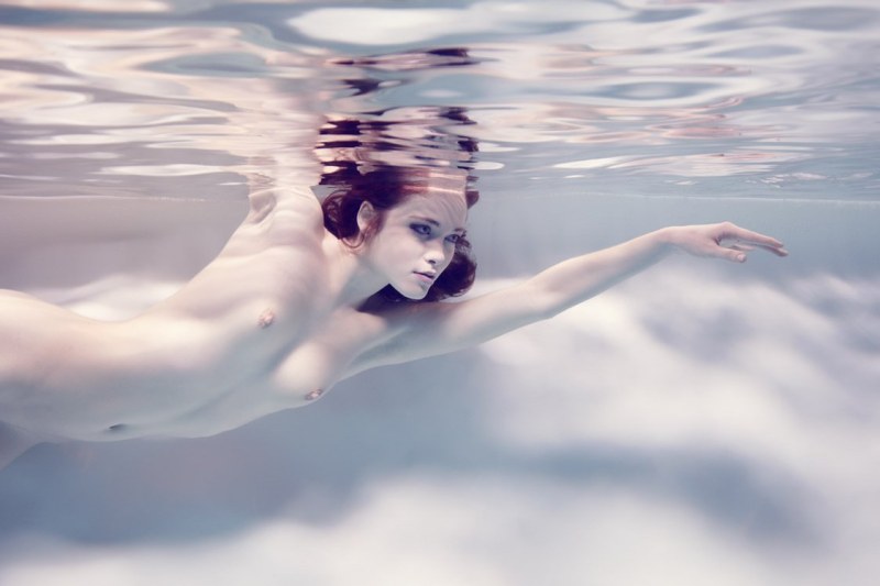 Naked beauties underwater