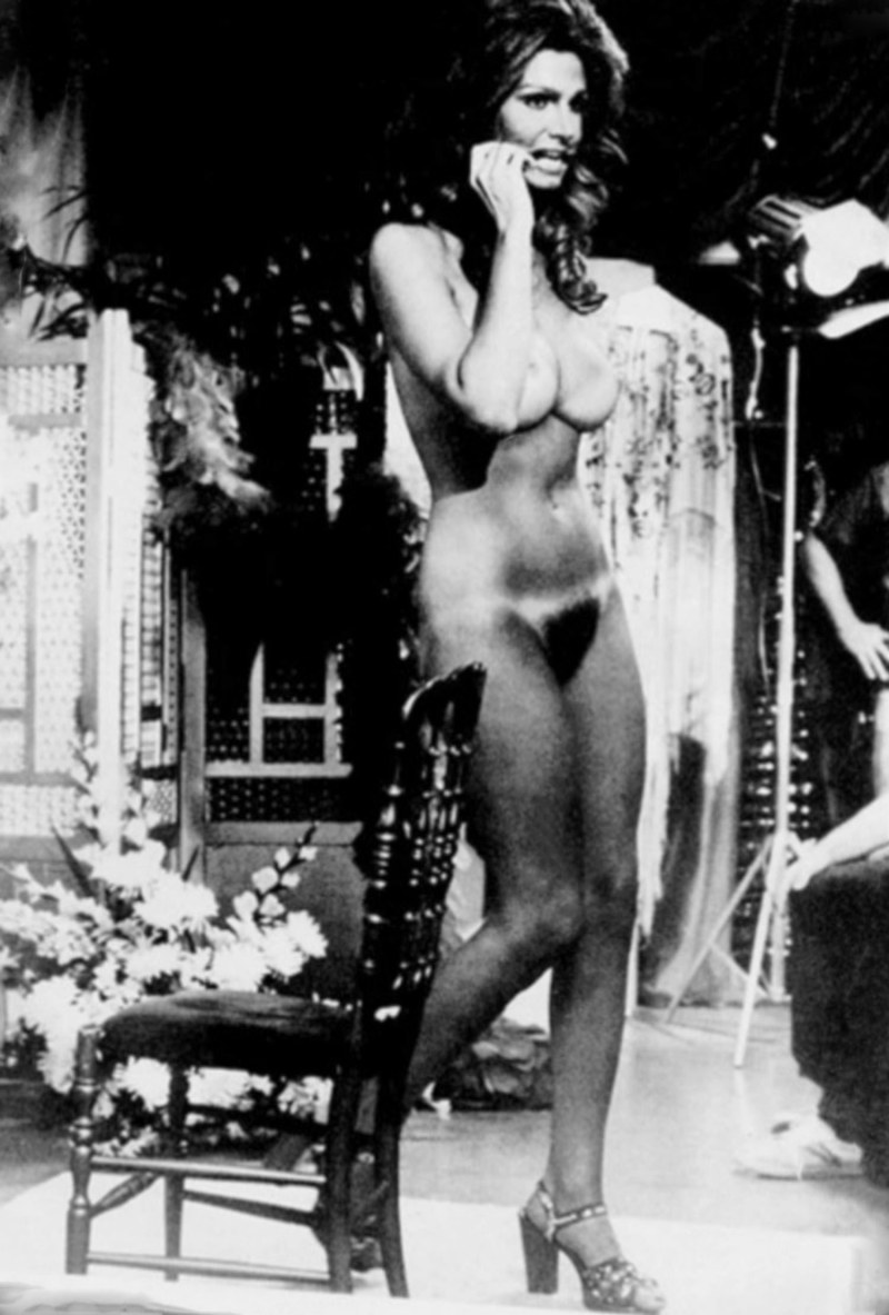 Italian actress Sophia Loren Naked