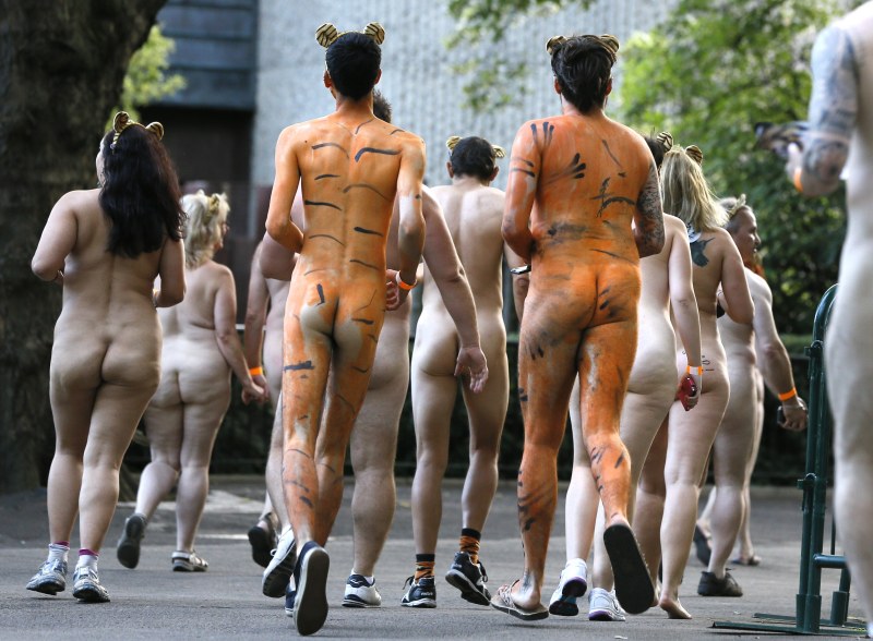 Many naked women and men