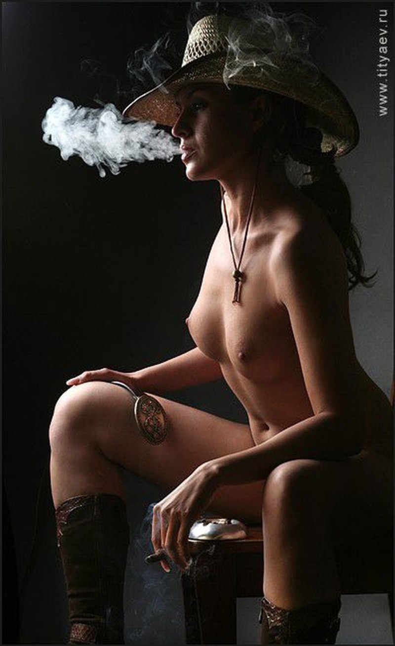 Smoking girls erotic