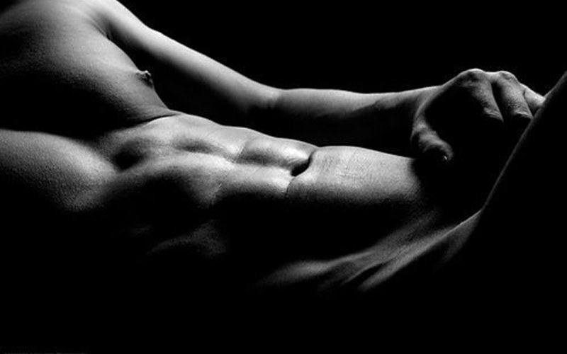 Beautiful poses of naked guys