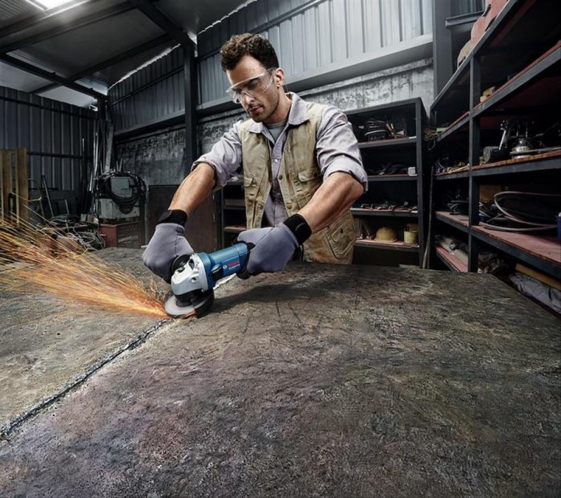 Ushm AEG 230 battery