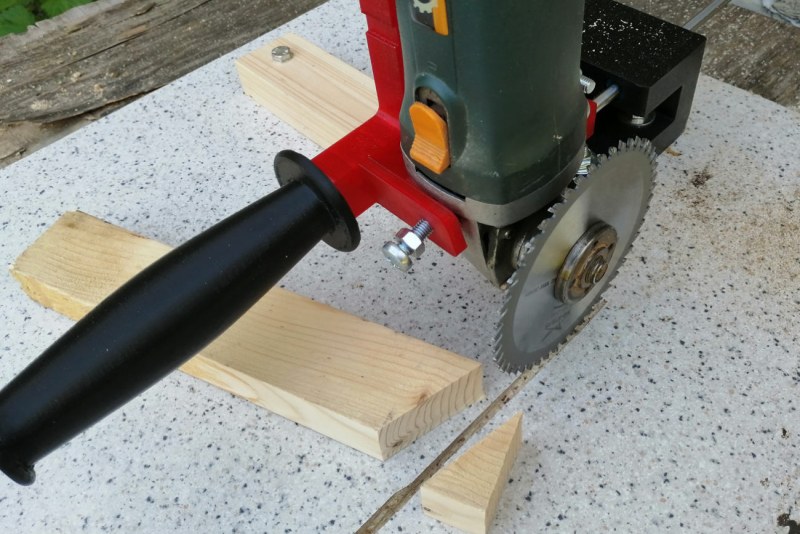 Sparks from the grinding circle