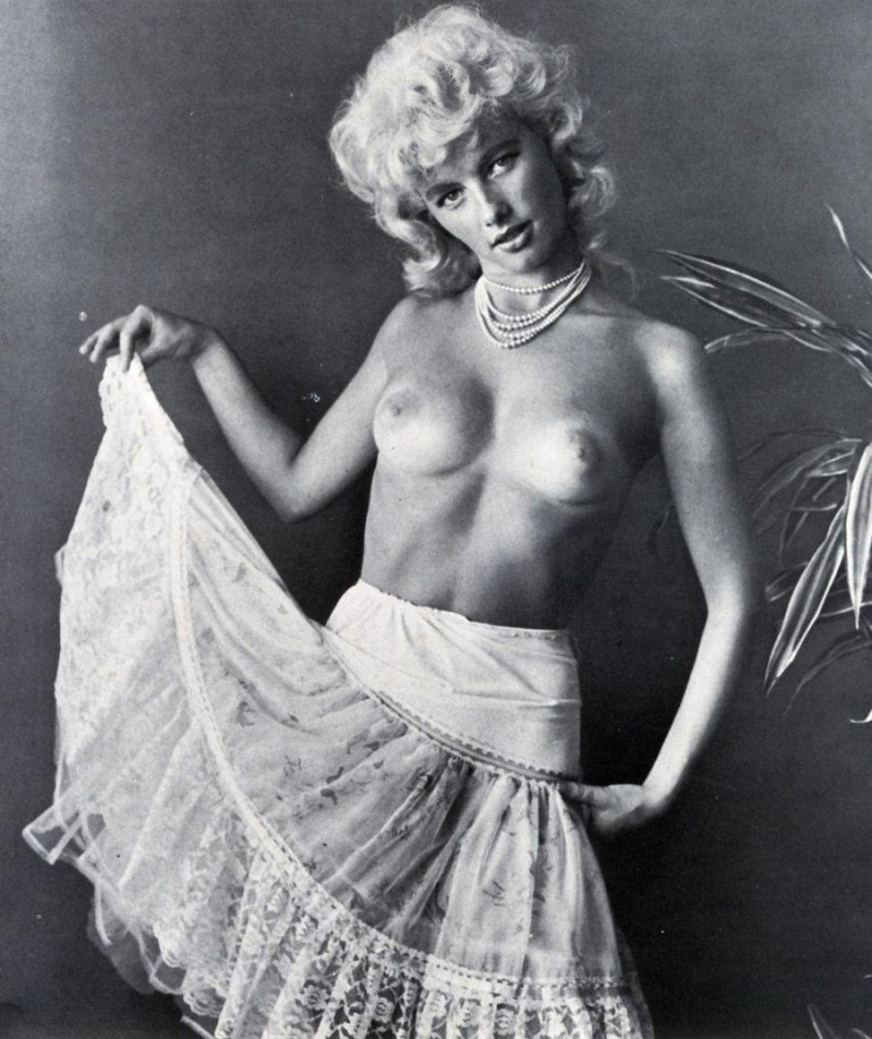 Naked women in the past