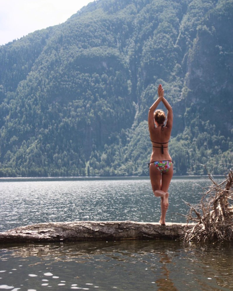 Belinda & Lorena in the mountains