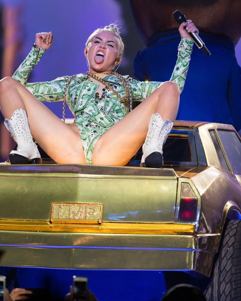 Miley Cyrus Naked at a concert