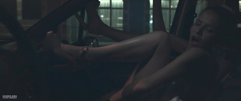 Lyubov Aksenova hugging the sky scene