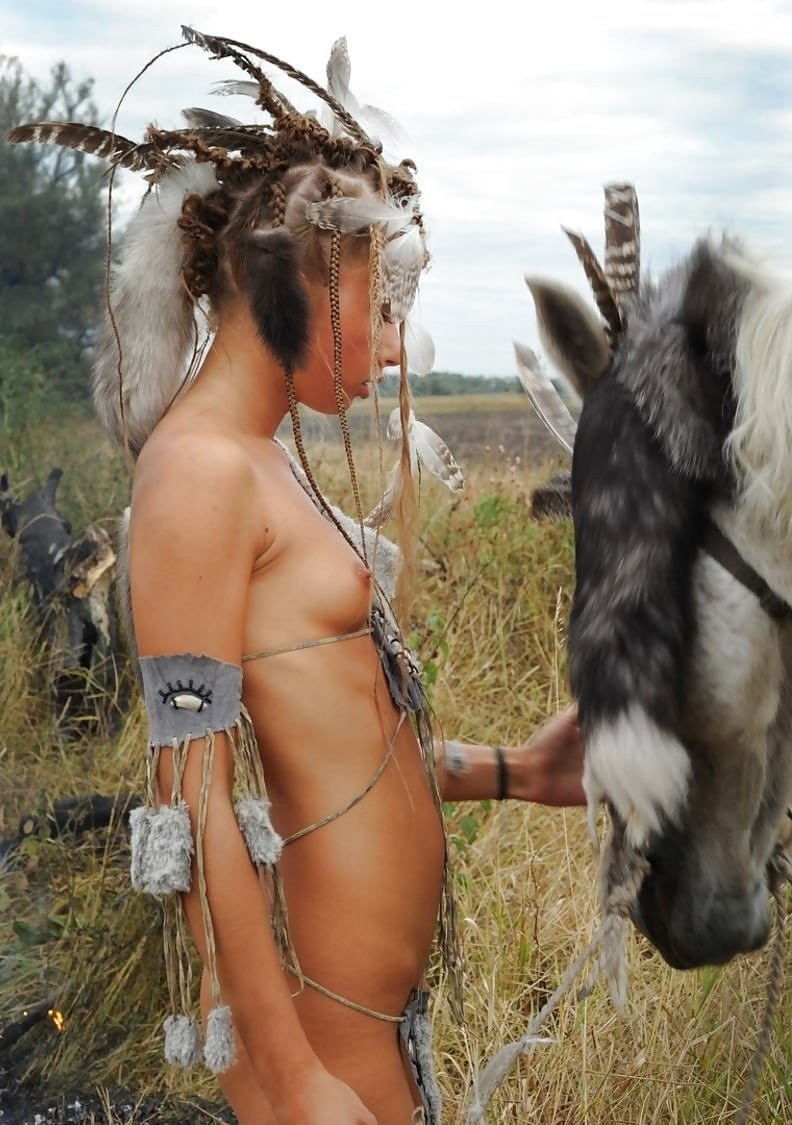 Girls Indians with a horse Ero