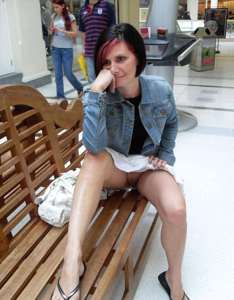 Drunk girls without panties