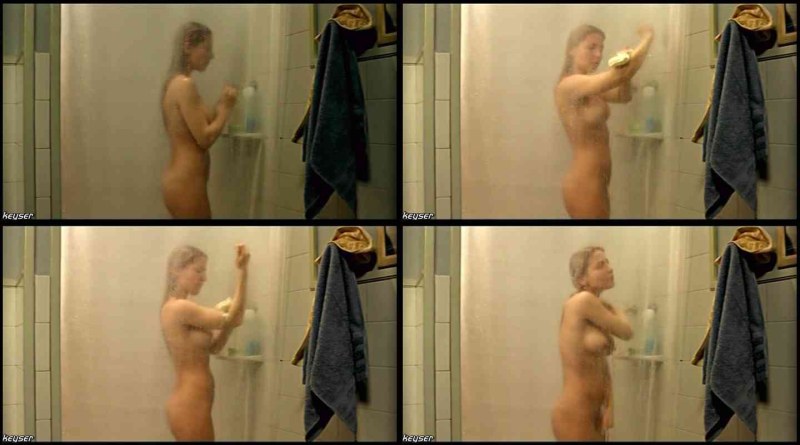 Elsa Pataki is naked