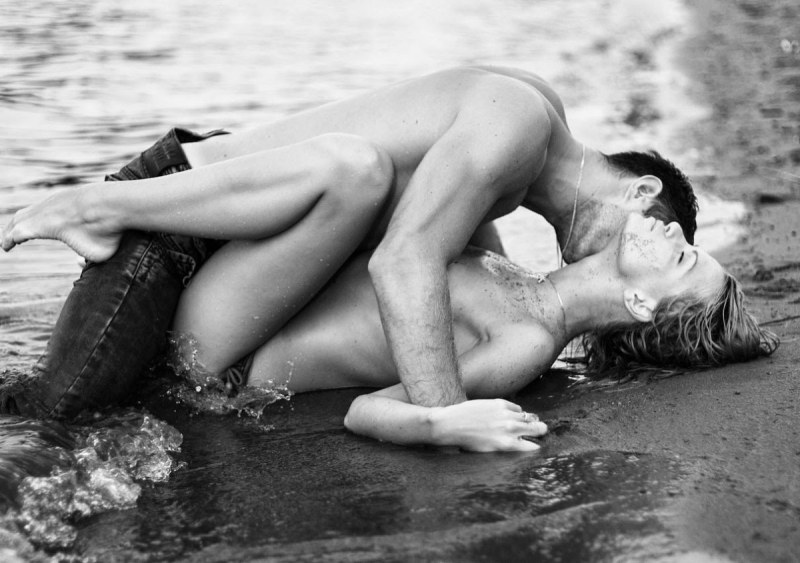 Romance on the beach erotic