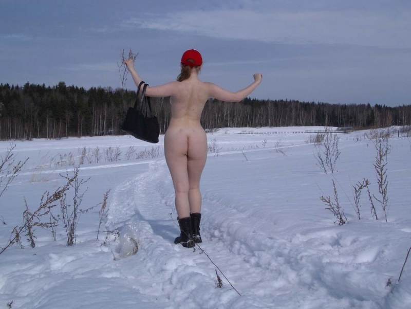 Bathing in the hole with naked