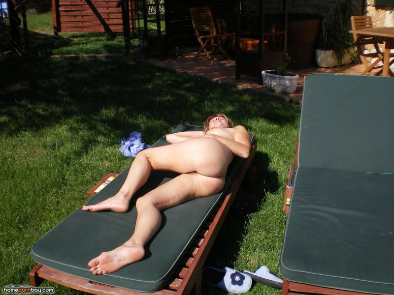 Naked elderly women in the pool