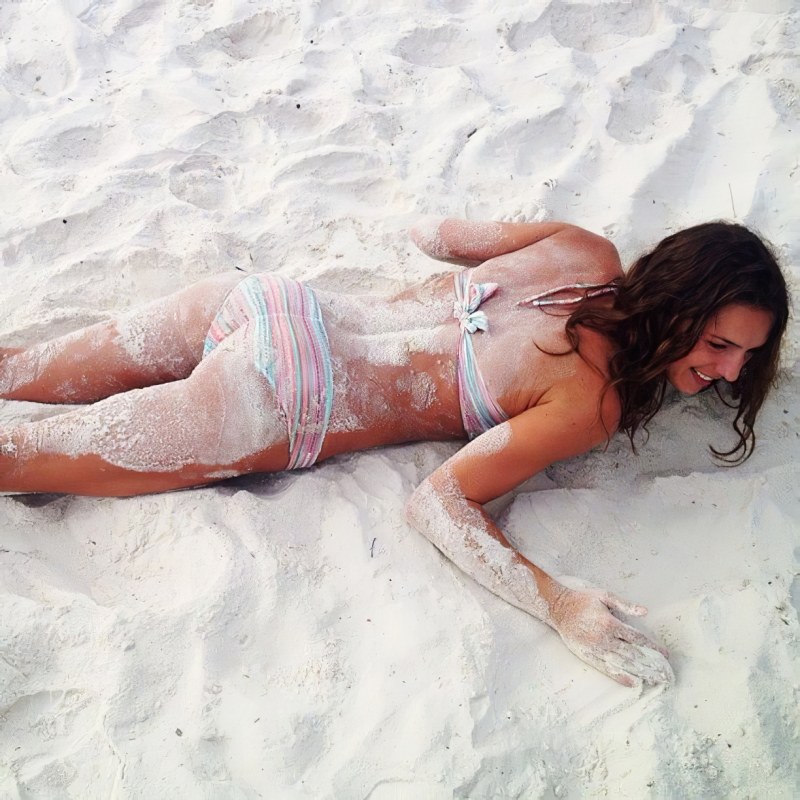 Kate Bekinsale undressed