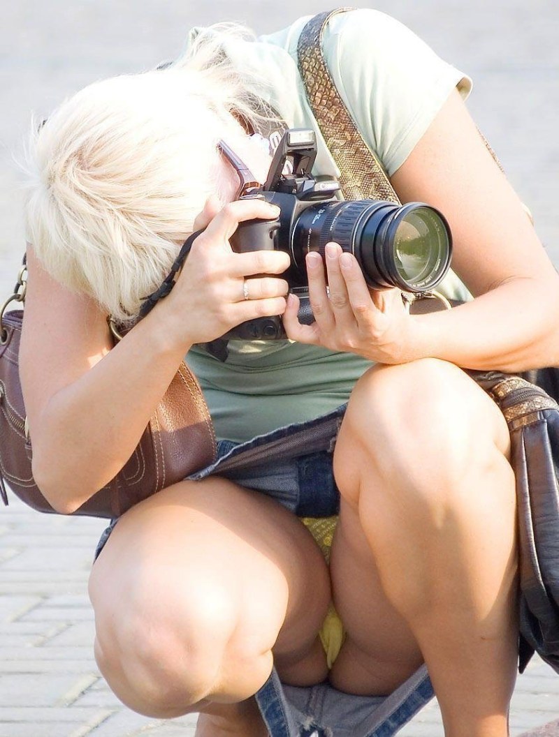 Girls without panties by chance