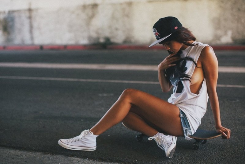 Pink sneakers Nike r 34 girl