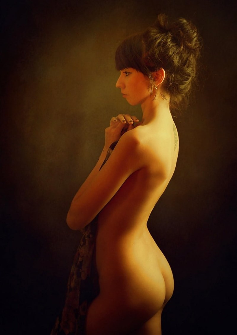 Naked woman from the side