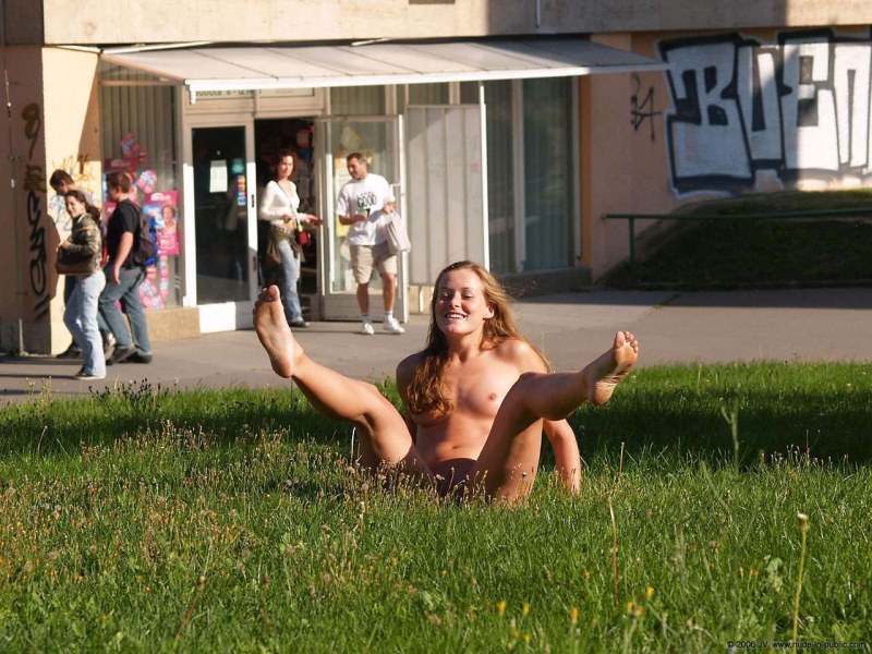 Naked women in public places