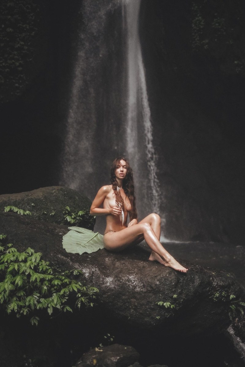 Alice Grebenshchikova is naked