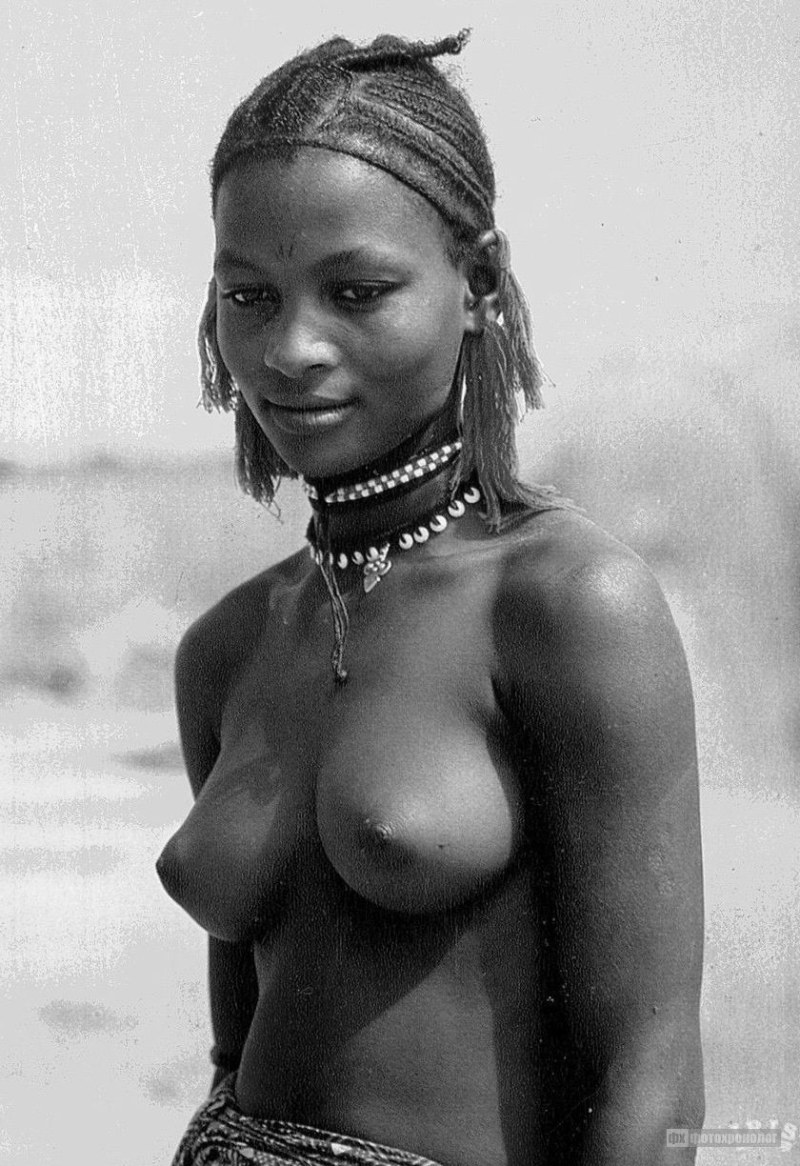 Naked women of African tribes