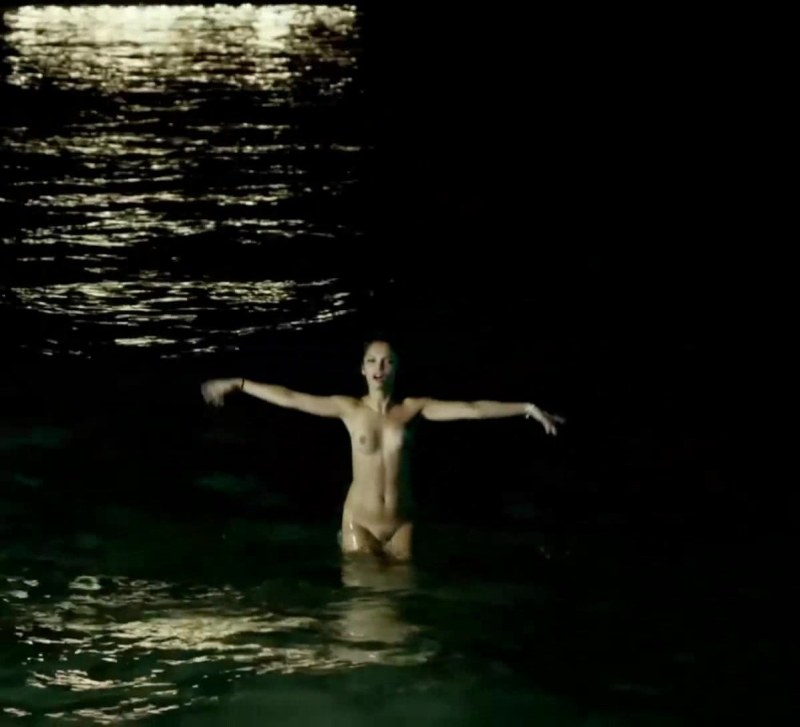 Alice Isaaz Lola Le Lann Naked