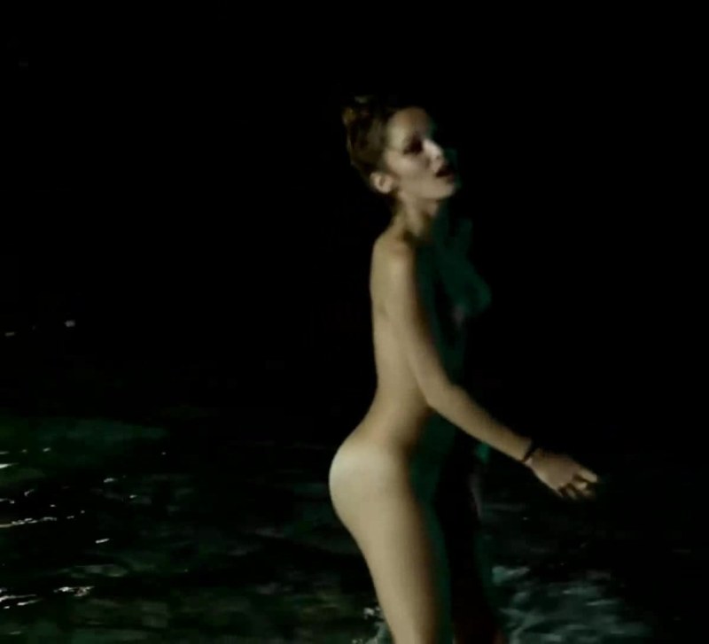 Alice Isaaz Lola Le Lann Naked