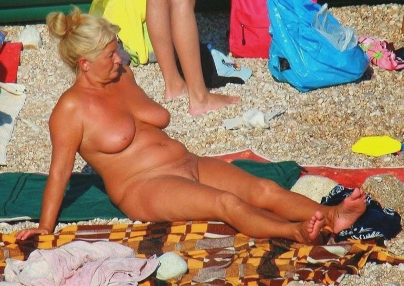 Mature nudists with men