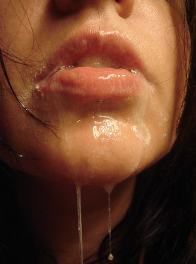 Cumshot on the face close -up homemade
