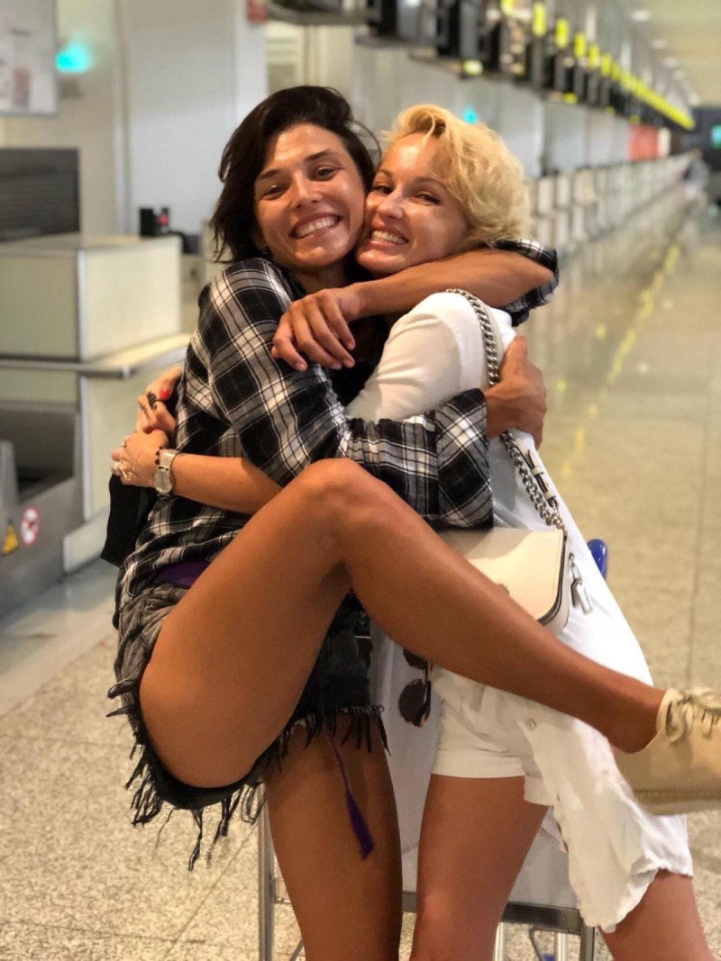 Candice Swanepoel buttocks