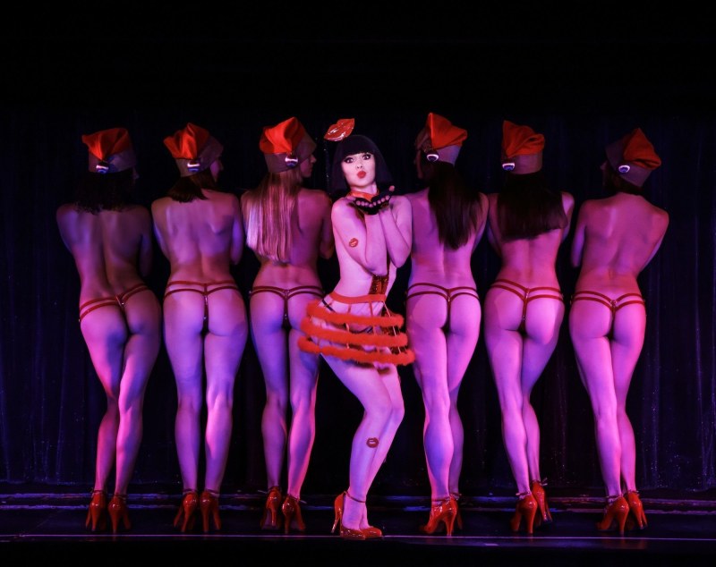 Crazy Horse Erotic Show