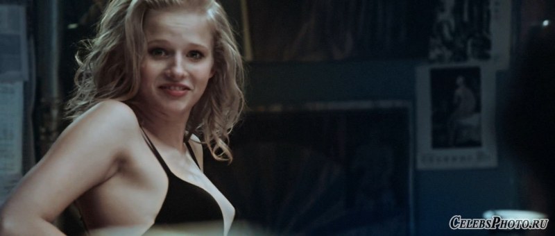 Natalie Martinez in the film about the elevator